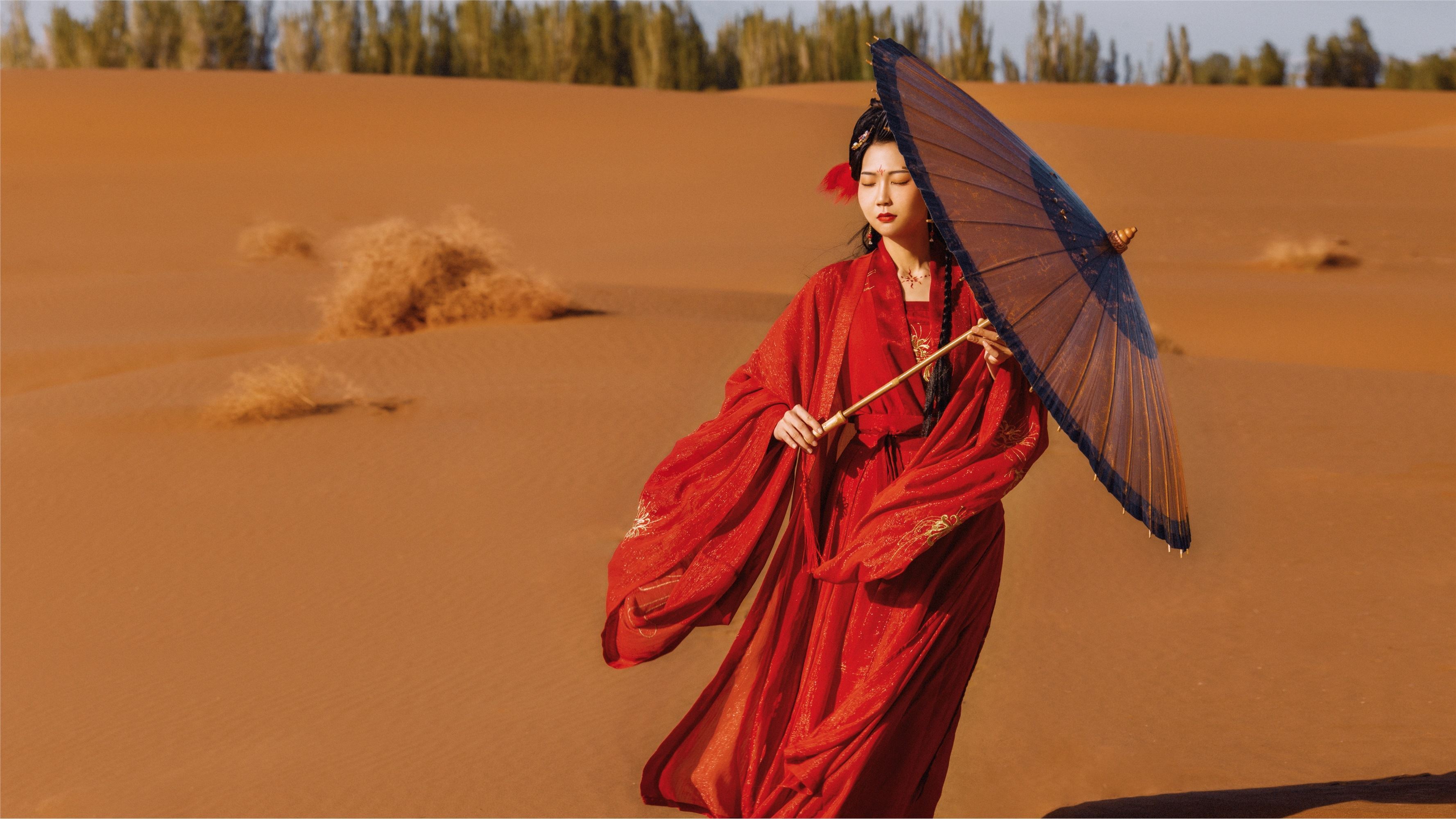 YITUYU艺图语 2021.09.08 漠上行 兔小白